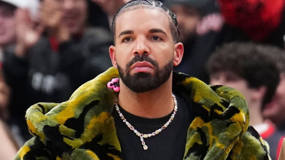 Drake's Phone Number Gets Leaked On A Stream